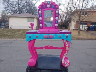 Kids Makeup vanity