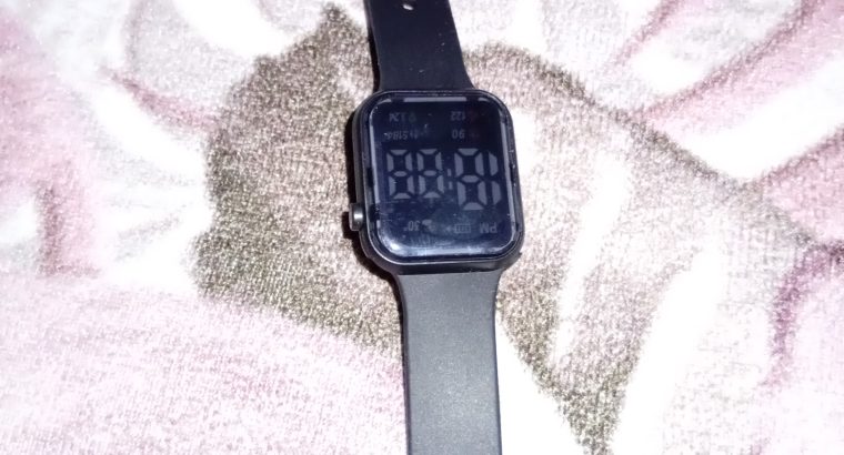 Muški digitalni smartwatch