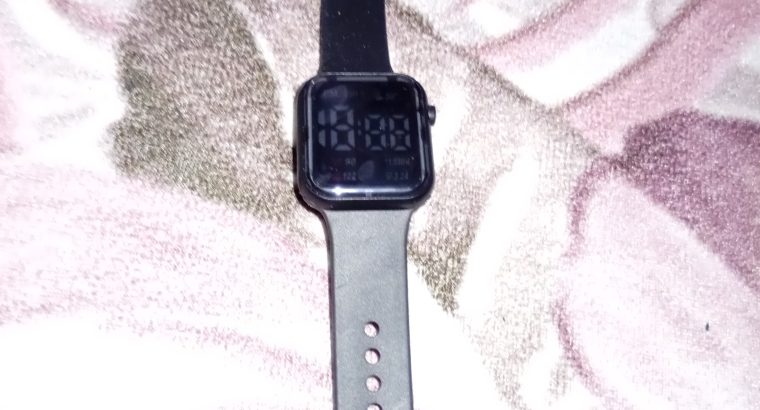 Muški digitalni smartwatch