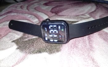 Muški digitalni smartwatch