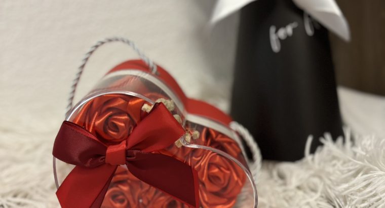 Buketi satenskih ruža