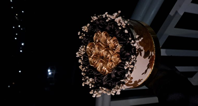 Buketi satenskih ruža