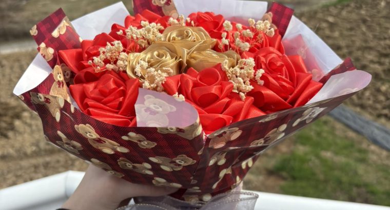 Buketi satenskih ruža