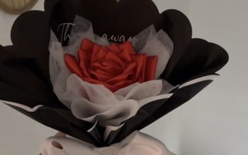 Buketi satenskih ruža